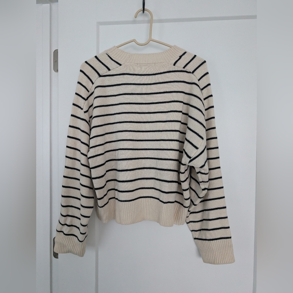 T Tahari Black and Cream Striped Sweater. Women's Size XL - Picture 5 of 10